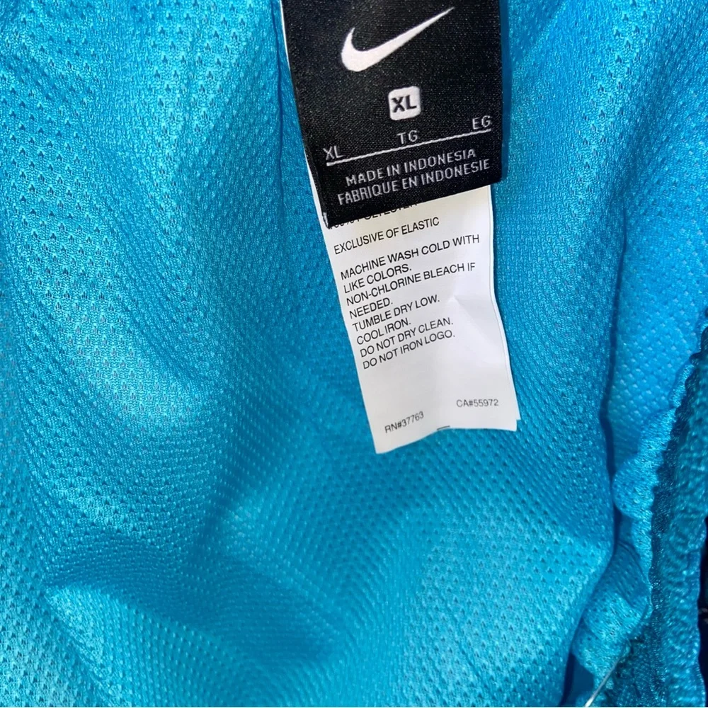 NWT Nike Men’s XL Repel Swim trunks blue black white stripe